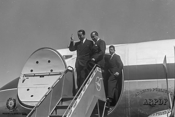 André Malraux caiu do céu para nos mostrar onde está a esperança