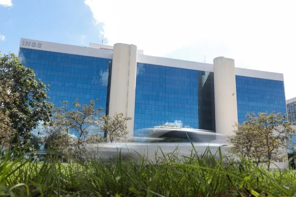 Fachada do edifício-sede do Instituto Nacional do Seguro Social INSS em Brasília - Metrópoles