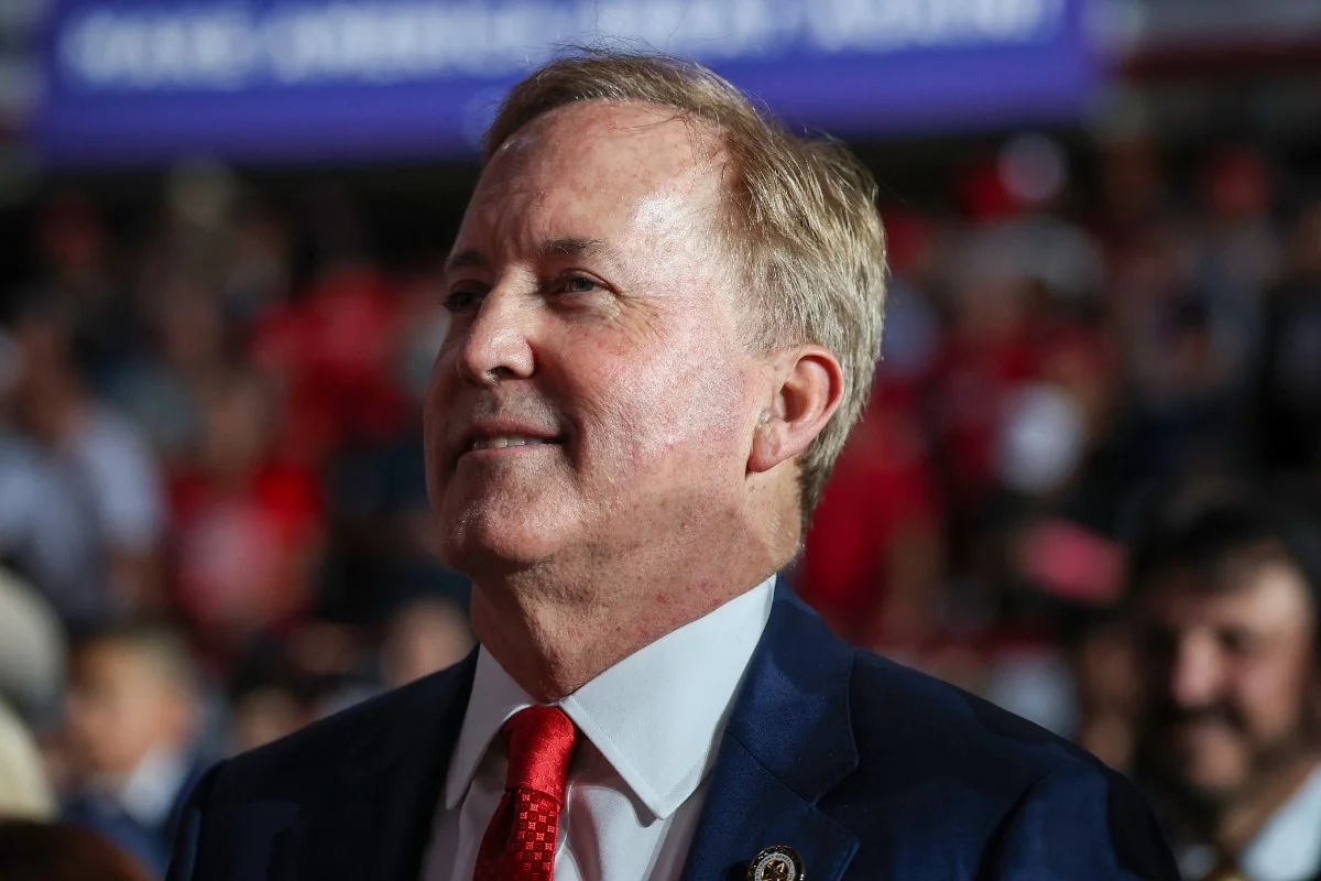 O candidato republicano ao Senado e procurador-geral do Texas, Ken Paxton, participa de um comício de campanha no Freeman Coliseum em 7 de outubro de 2026, em San Antonio, Texas. O candidato republicano ao Senado e procurador-geral do Texas, Ken Paxton, participa de um comício de campanha no Freeman Coliseum em 7 de outubro de 2026, em San Antonio, Texas.