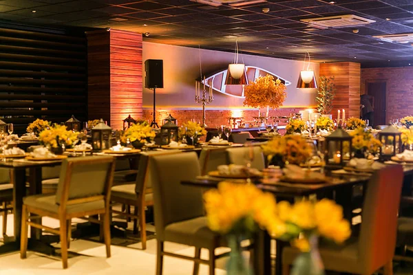 Espaço para eventos do Coco Bambu alia requinte à comodidade