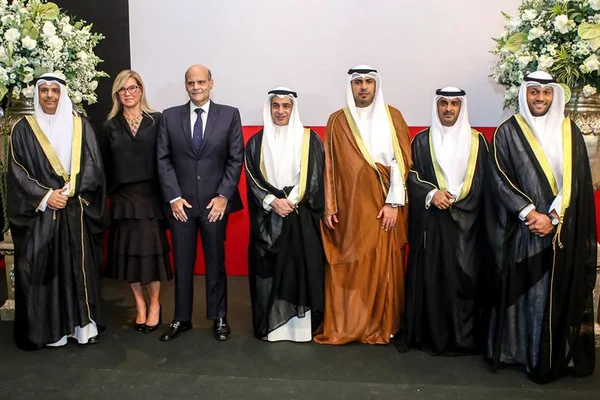 Autoridades comemoram data nacional do Kuwait com jantar tradicional
