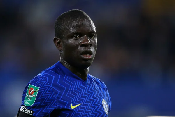 Kanté testa positivo para Covid e desfalca Chelsea na Champions League