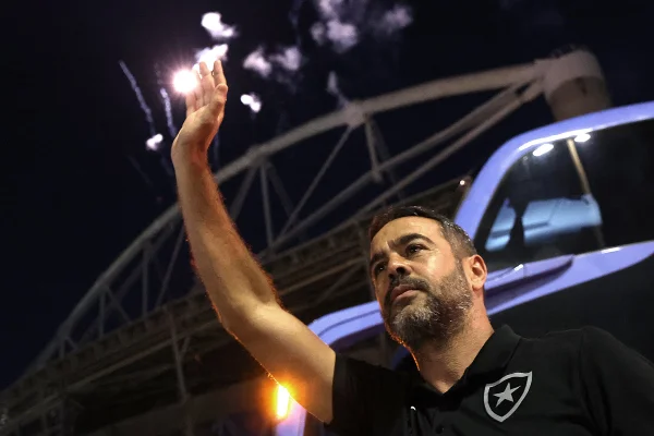 Artur Jorge comandou o Botafogo em 2024 - Metrópoles