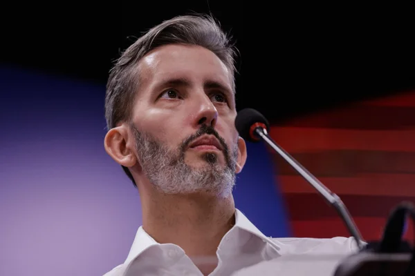 Grass: “Falam que a esquerda não sabe governar, mas quem quebrou o BRB?”