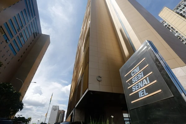 CNI entrega a Temer lista com sugestões para tirar País da crise