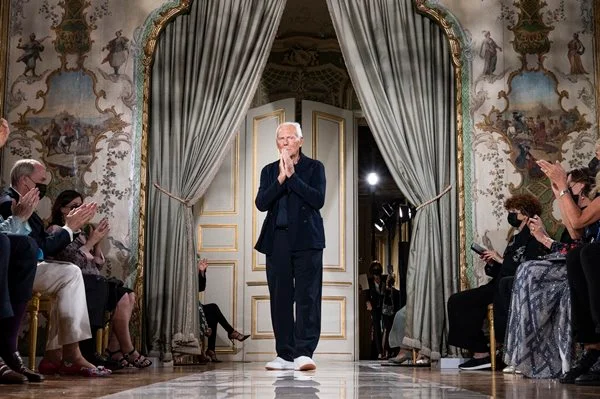 A marca homônima do estilista Giorgio Armani fez ações solidárias durante a pandemia A marca homônima do estilista Giorgio Armani fez ações solidárias durante a pandemia