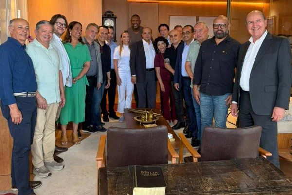 Líderes evangélicos recebem Ibaneis, Celina Leão e Gustavo Rocha