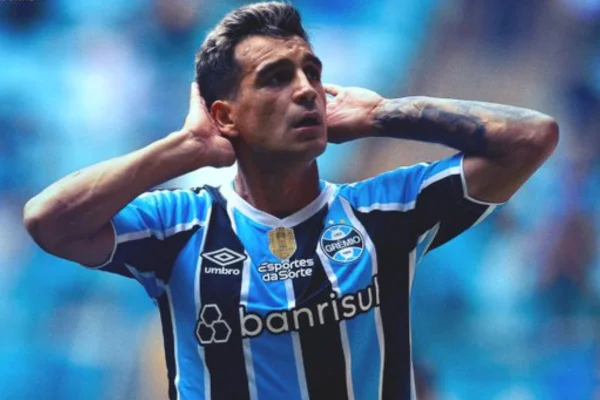 Imagem colorida de cristaldo do Grêmio - Metrópoles