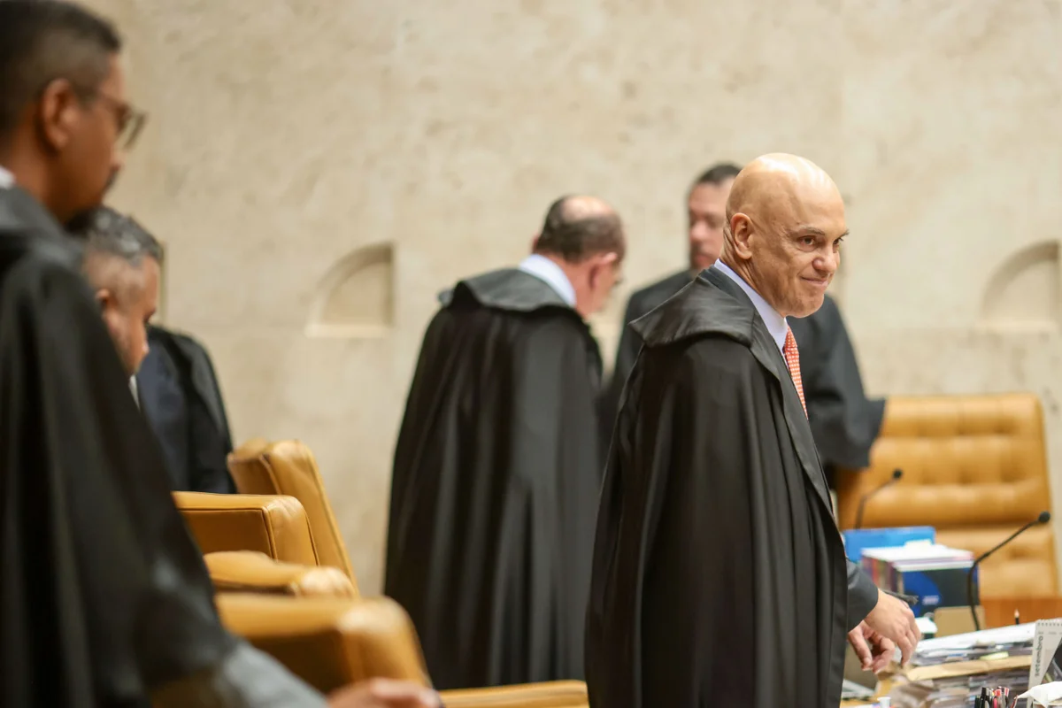 Moraes acusa Mendonça de parcialidade e cobra providências de Fachin - imagem 1 Moraes acusa Mendonça de parcialidade e cobra providências de Fachin - imagem 1