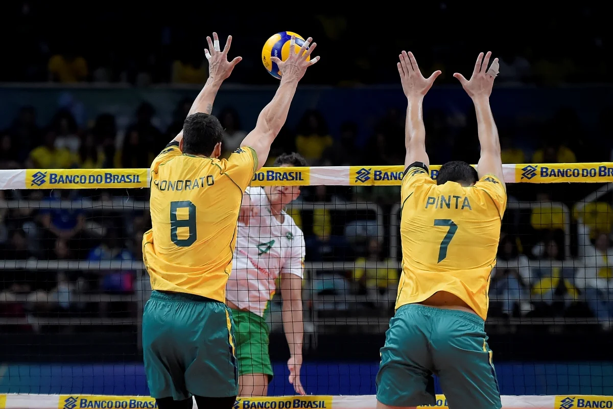 Bloqueio na partida entre Brasil x Bolívia, pelo SUl-Americano de Vôlei Bloqueio na partida entre Brasil x Bolívia, pelo SUl-Americano de Vôlei