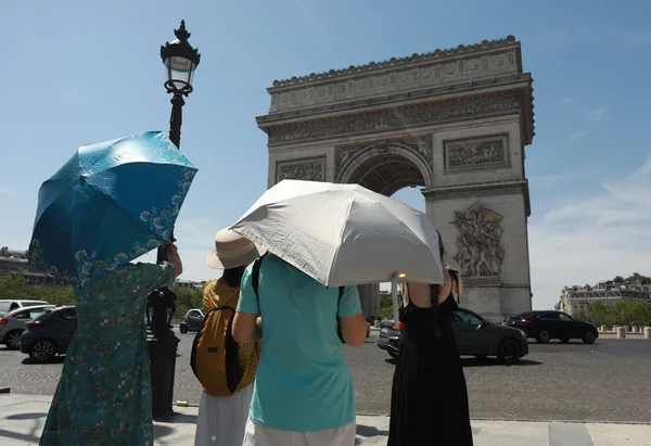 Crise climática afeta tendências fashion de verão nos EUA e na Europa - destaque galeria