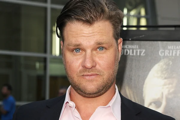 O ator Zachery Ty Bryan comparece à estreia de "Dark Tourist" no ArcLight Hollywood em 14 de agosto de 2013