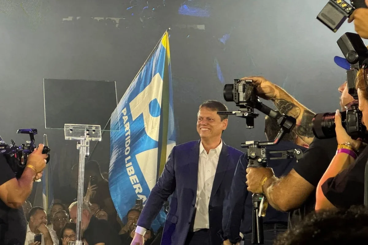 Tarcísio de Freitas é oficializado candidato à reeleição em convenção Tarcísio de Freitas é oficializado candidato à reeleição em convenção