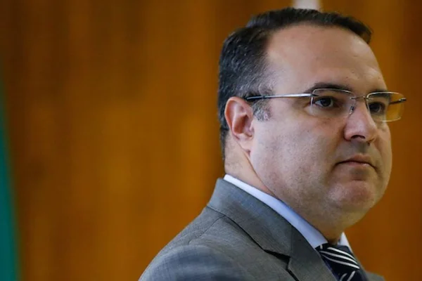 Jorge Oliveira para vaga de ministro do TCU