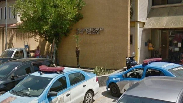 fachada de delegacia no Rio de Janeiro