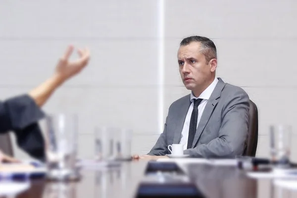 Burocratas da cultura exigem cabeças, mas não resolvem problemas