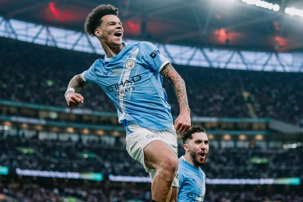 Imagem colorida da partida entre Manchester City x Arsenal