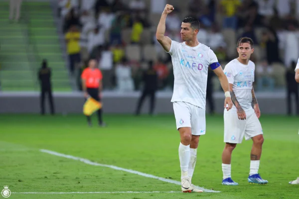 Al-Nassr goleia Al-Ittihad e CR7 chega a 53 gols no ano