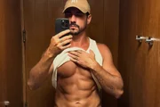 Gabriel Madureira mostra o tanquinho nas redes sociais Gabriel Madureira mostra o tanquinho nas redes sociais