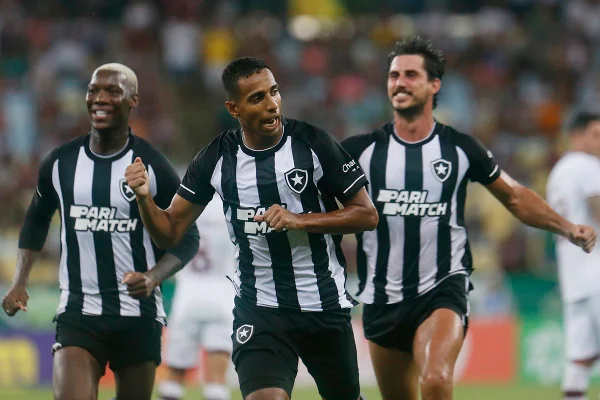 Jogadores do Botafogo comemorando