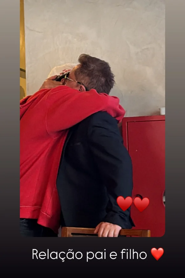 Poliana Rocha mostra Leonardo e Zé Felipe em momento de carinho - destaque galeria Poliana Rocha mostra Leonardo e Zé Felipe em momento de carinho - destaque galeria