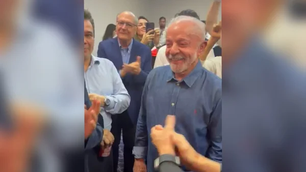 Presidente Lula comemora virada nas eleições