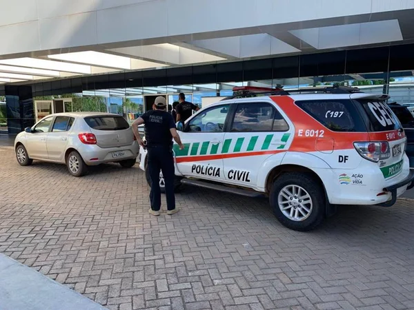 policiais