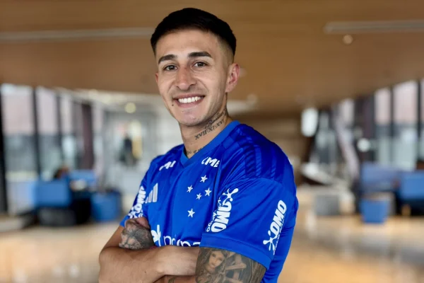 Cruzeiro anuncia a contratação do lateral Gabriel Rojas, ex-Racing