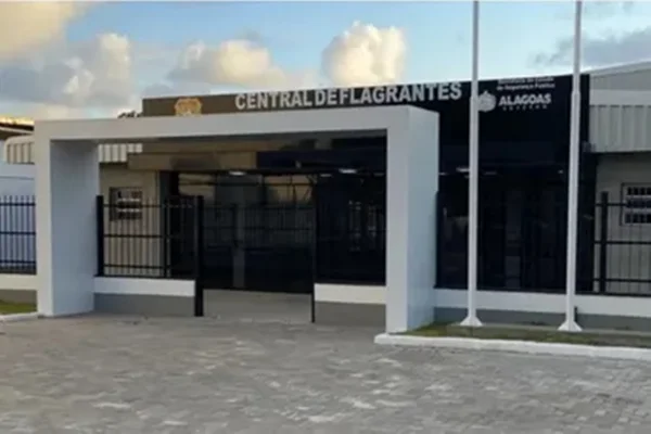 Central de Flagrantes de Maceió - Metrópoles