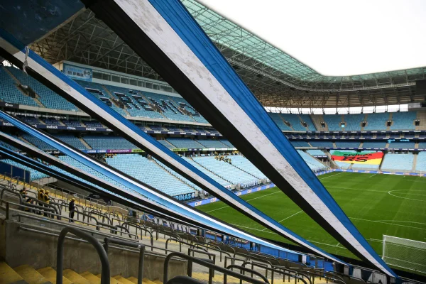 Foto colorida da Arena do Grêmio - Metrópoles