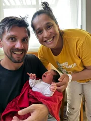 Filha de comentaristas esportivos nasce após parto dentro do carro - imagem 2