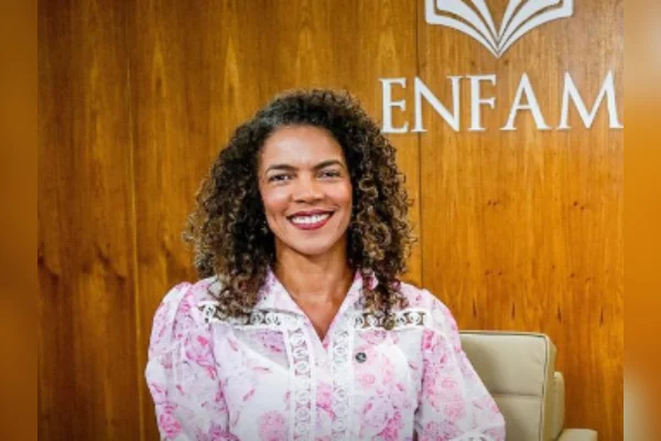 Juíza negra assume função inédita na Escola Nacional de Magistrados
