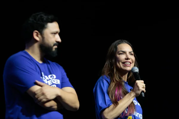 “Serviço público missionário”: Paula Belmonte participa de aulão de revisão