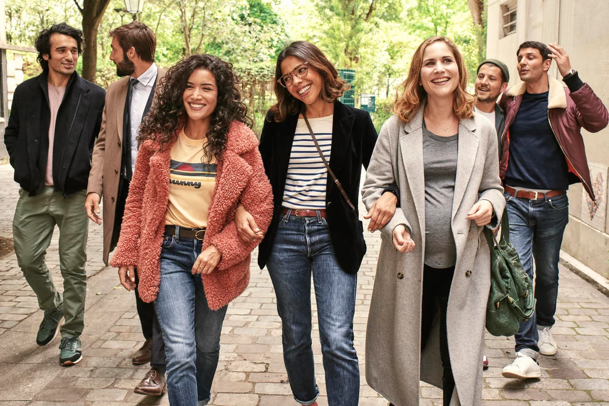 <b>Amor Ocasional.</b> Quando a parisiense Elsa não consegue superar o término de um relacionamento, suas melhores amigas secretamente contratam um amante para ajudá-la. No entanto, o plano funciona muito melhor do que elas imaginavam. Disponível em: 7/12 <b>Amor Ocasional.</b> Quando a parisiense Elsa não consegue superar o término de um relacionamento, suas melhores amigas secretamente contratam um amante para ajudá-la. No entanto, o plano funciona muito melhor do que elas imaginavam. Disponível em: 7/12