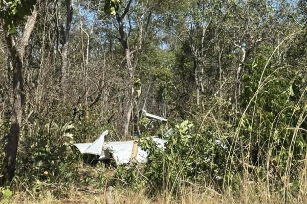 Avião de pequeno porte cai e deixa 2 mortos em Palmas
