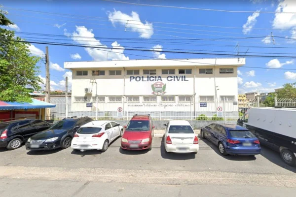 Entrada de Delegacia de Cajamar - Metrópoles