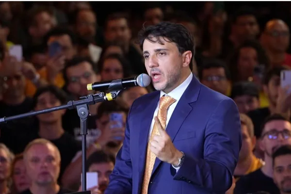 Sérgio Moro é xingado e vaiado em congresso do Partido Missão