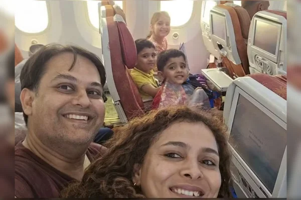 Imagem colorida, Família que recomeçaria vida unida morre em tragédia aérea na Índia - Metrópoles
