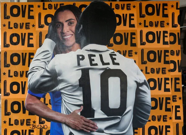 Após recorde nas Olimpiadas, Marta recebe mensagem emocionada de Pelé
