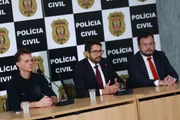O promotor Leonardo Jubé e os delegados Daniel Malvazo e Henry Galdino concedem entrevista coletiva sobre a Operação Parasitas, deflagrada na manhã desta terça-feira (23/6)