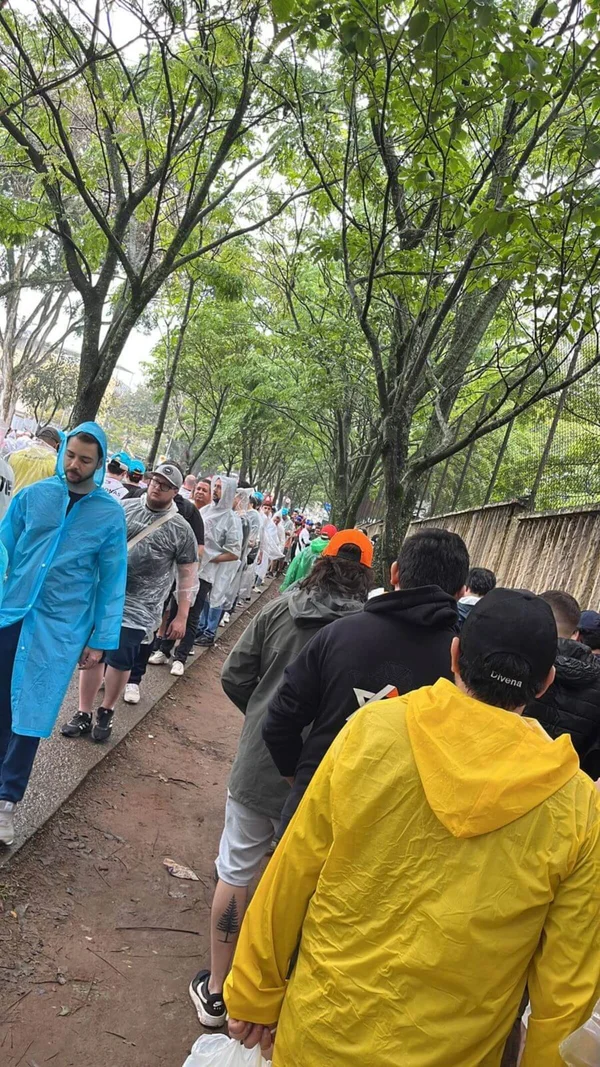 Filas no setor R, em Interlagos, para o GP São Paulo. - Metrópoles