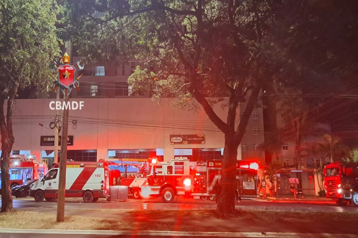 Prédio foi evacuado durante a madrugada Prédio foi evacuado durante a madrugada