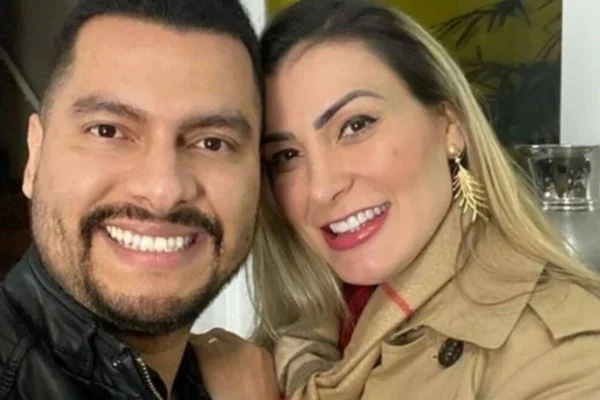 Foto colorida de Andressa Urach e o ex-marido, Thiago Lopes - Metrópoles