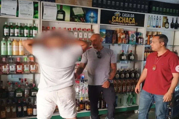 Polícia fecha distribuidora de bebidas usada pelo tráfico no Entorno