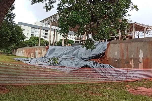 Muro de escola em construção desaba no Sudoeste