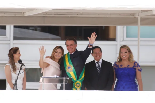“Vamos libertar o povo do socialismo e do politicamente correto”