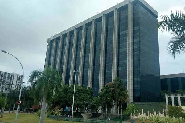 Mais de 230 prefeituras têm editais abertos
