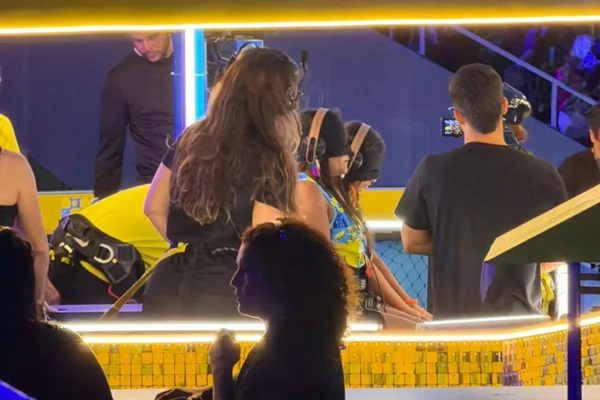 Gabriela e Chaiany em camarote especial na Sapucaí
