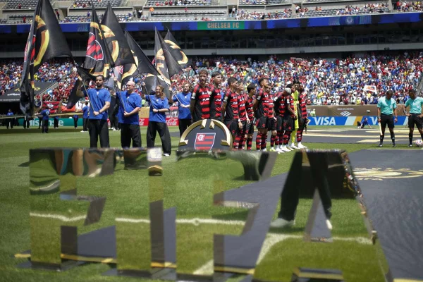 Imagem colorida dos jogadores do Flamengo - Metrópoles