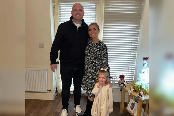 Dean Dunphy tinha 33 anos e glioblastoma em estágio 4; ele e Michaela decidiram se casar ao descobrir que o tempo dele estava acabando